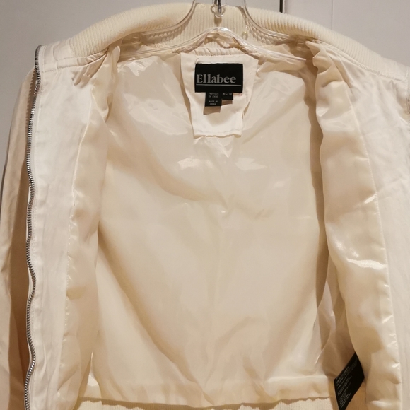 Creme/White Jacket - Picture 5 of 5
